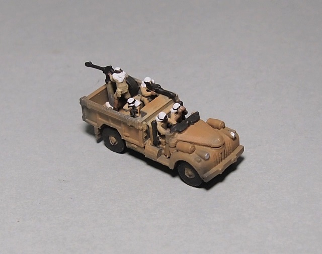 LRDG Command Truck /w soldiers yellow